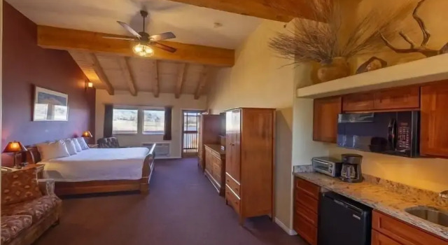 Одноместный номер Deluxe с балконом и с видом на озеро Boulder Mountain Lodge