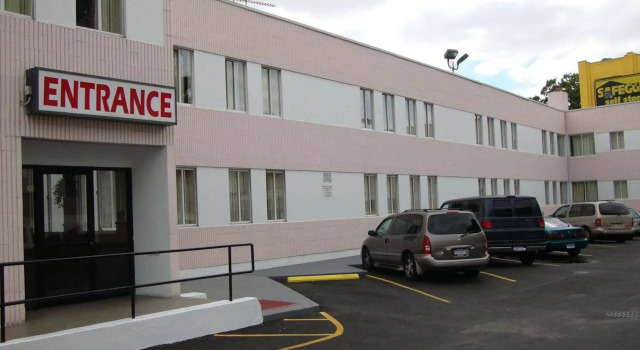 Riviera Motor Inn Brooklyn, Забронировать Отель Отели Нью-Йоркской агломерации с парковкой, Парковка
