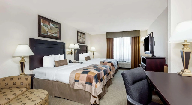 Четырёхместный номер Standard Fairfield by Marriott Inn & Suites LaGrange