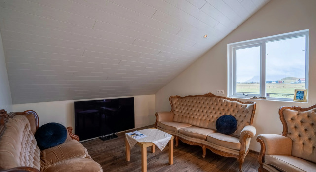 Guesthouse Gerði, Rezerwuj Hotel Hotele w Reynivellir z parkingiem, Parking