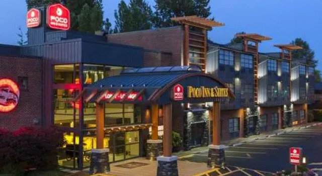Двухместный люкс Poco Inn and Suites Hotel & Conference Centre