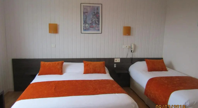 Трёхместный номер Standard Le Mareuillais Hotel-Restaurant