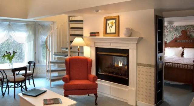 Люкс Deluxe Eagle Harbor Inn