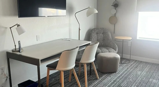 Четырёхместный люкс TownePlace Suites by Marriott Cincinnati Oakley