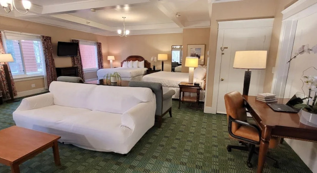 Четырёхместный семейный номер Standard c 1 комнатой Butterfly Grove Inn