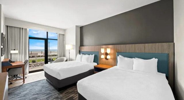 Четырёхместный номер Standard Цокольный этаж oceanfront Country Inn & Suites by Radisson, Virginia Beach Oceanfront