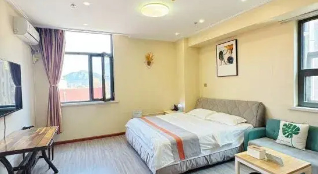 Yaju Homestay, Book Hotel Hotels in Liaoning with Parking, Parking