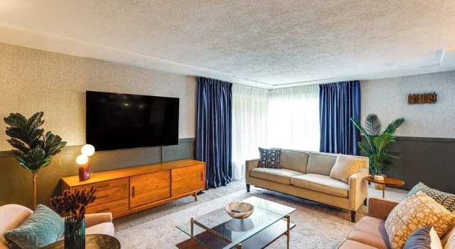 Vibrant Tacoma Retreat, Near Point Defiance Park!, Забронировать Дом для отпуска Такома Вашингтон, рядом с Университет Пьюджет-Саунд