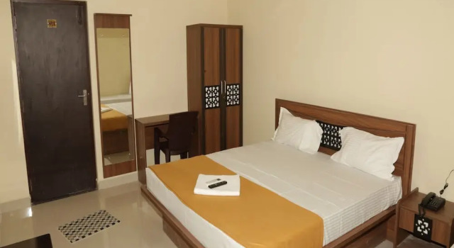 Номер Luxury Santhosh Inn