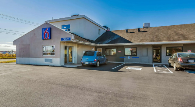 Motel 6 Moncton, NB
