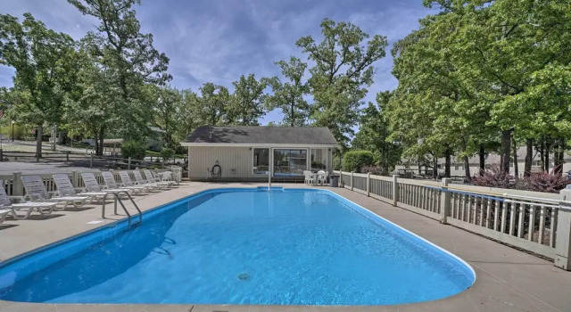 Апартаменты с 2 комнатами 3 Pools! Lake-view Family Condo in Osage Beach