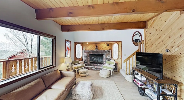 New Listing! Mountain-view Near The Slopes 2 Bedroom Home