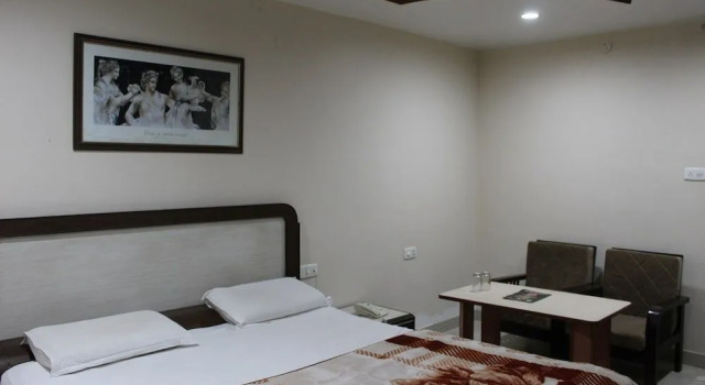 Hotel New World, Забронировать Отель Карнал Национальный столичный округ Дели