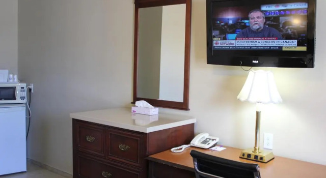 Четырёхместный номер Standard Nights Inn Owen Sound