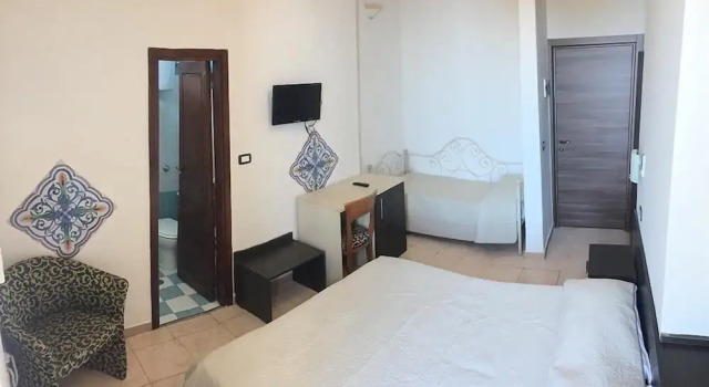 Standard Dreier Zimmer mit Meerblick Hotel Normanni