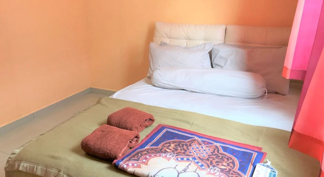 Casa Azlinda Muslim by Oyo Rooms, Rezerwuj Hotel Johor Bahru Johor