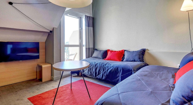 Номер Standard Мансарда с балконом ibis Deauville Centre