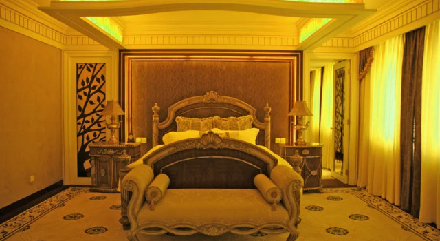 Zhiyin Lotus Lake Hotel, Book Hotel Caidian Hubei