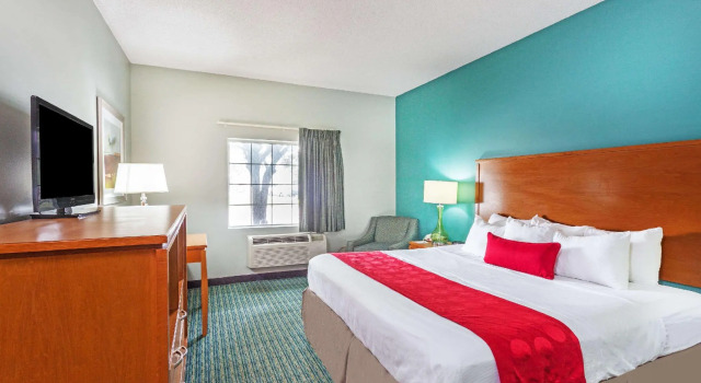 Номер Standard Comfort Inn & Suites Louisville Airport Fair & Expo