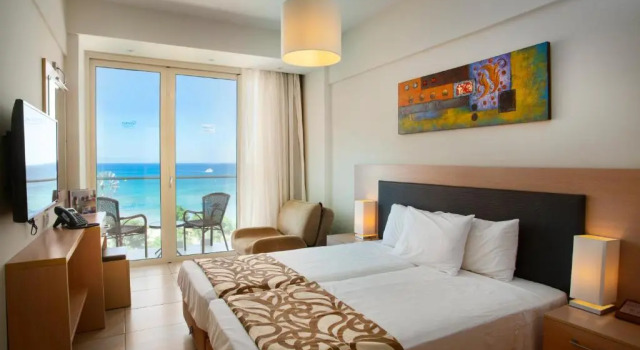 Standard room with partial sea view Pernera Beach Hotel