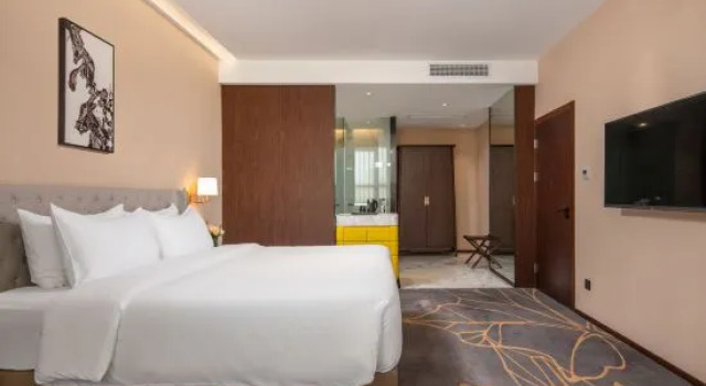 Люкс Imperial Dragon Bay Mandala Hotel