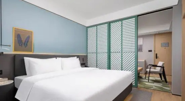 Люкс Superior Country Inn & Suites by Radisson Hotel ( Fanhai CBD Wuhan Hankou Railway Station)