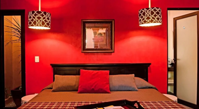 Ochenta Y Dos an urban bed & breakfast