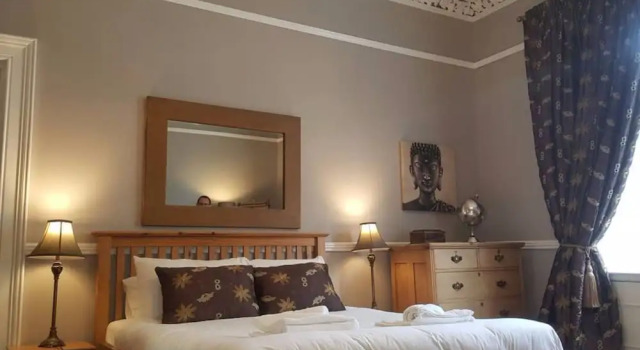 2 Bedroom Apartment 3 Minutes From Haymarket