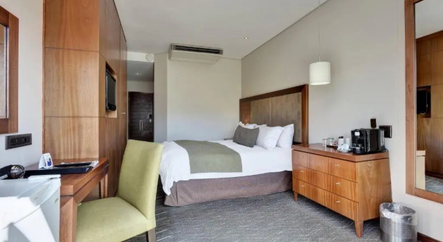 Двухместный номер Standard с балконом и с видом на горы Protea Hotel by Marriott Clarens