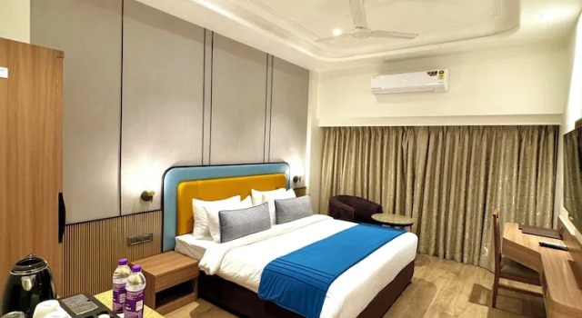 Номер Economy с балконом Freesia By Express Inn