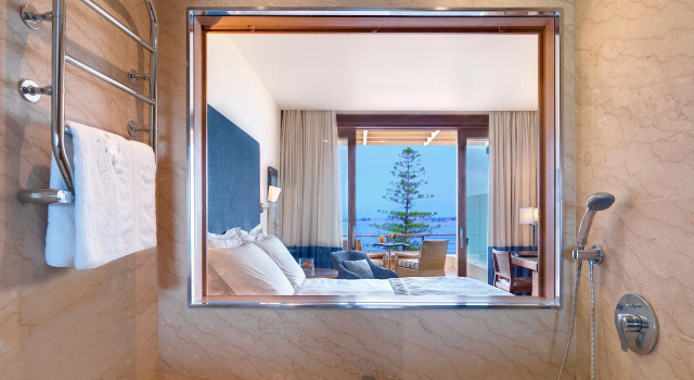 Семейный номер Standard с видом на море Amphitryon Hotel