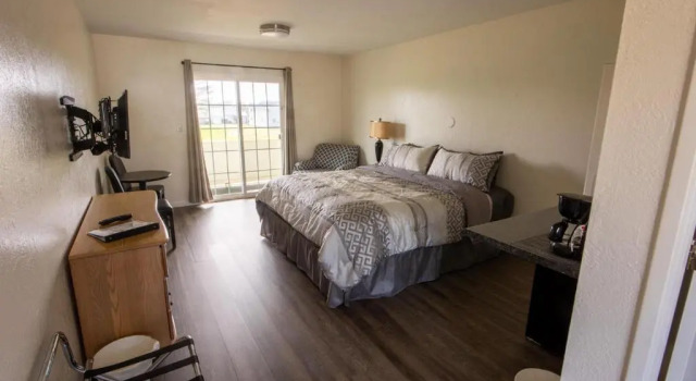 Двухместный номер Standard с балконом Pacific City Inn