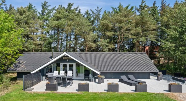 "Hjalmara" - 900m from the sea in NW Jutland