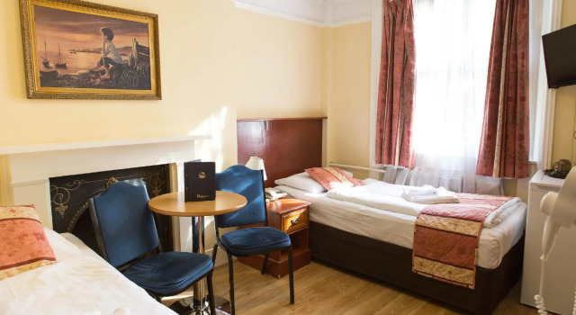 Двухместный номер Dolphin Hotel
