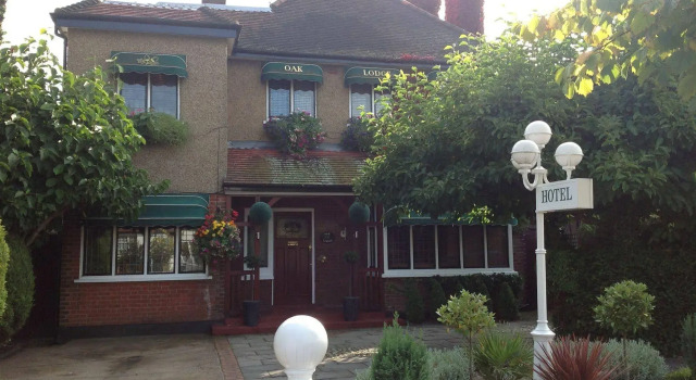 Oak Lodge Hotel