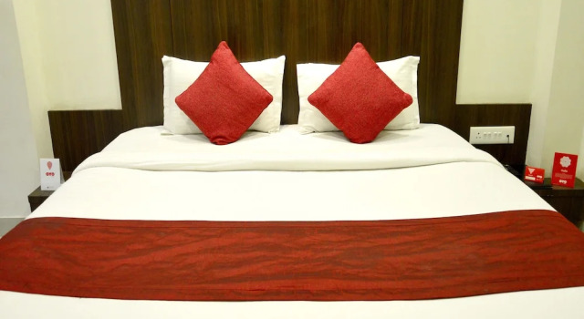 OYO 1746 Hotel RnB Select, Забронировать Отель Отели штата Раджастхана с бассейном, Бассейн