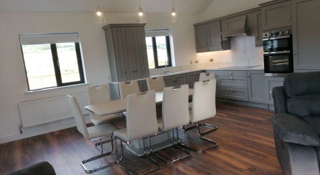 Lovely 3-bed Cabin in Meigh
