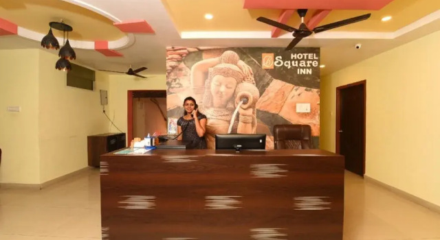B Square Inn By OYO Rooms