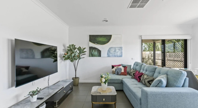 Comfort Retreat Officer, Book Vacation Home Officer Victoria