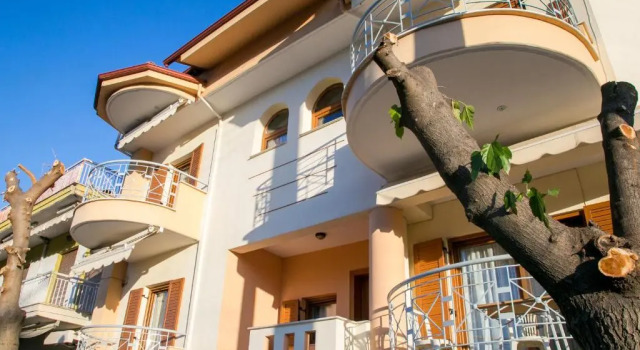 Vier Luxury House, Book Hotel Hotels in Serres with Parking, Parking