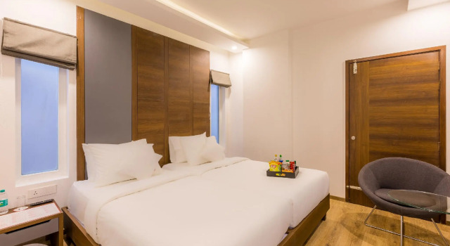 OYO Townhouse 029 Brigade Road, Забронировать Отель Отели штата Карнатаки 3 звезды, 3*
