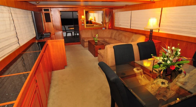 NSS Pattam 84ft Traditional Motor Yacht, Забронировать Отель Сент-Питерсберг Pinellas County, рядом с Пирс Сент-Питерсберга