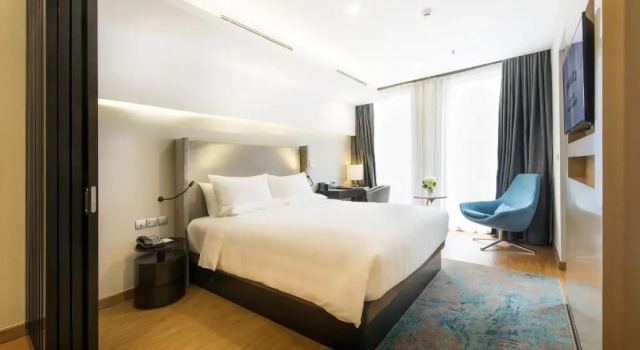 Апартаменты Executive Novotel Suites Hanoi