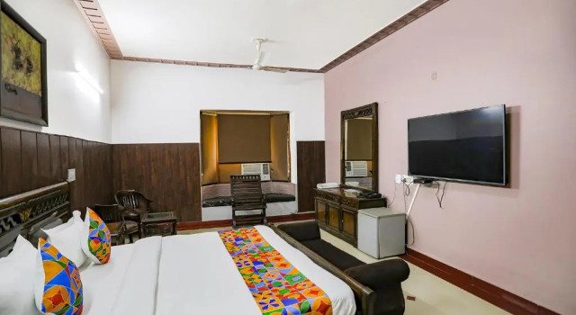 Номер Premium Fabhotel Traika Inn