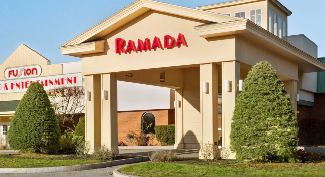 Ramada Conference Center Lewiston, Varaa Hotelli Hotellit New England uima-altaalla, Uima-allas