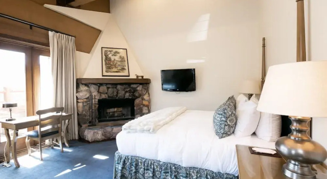 Sterling One Bedroom Suite in Great location with Majestic Mountain Views 1 Condo by RedAwning, Varaa Lomakoti Park City 