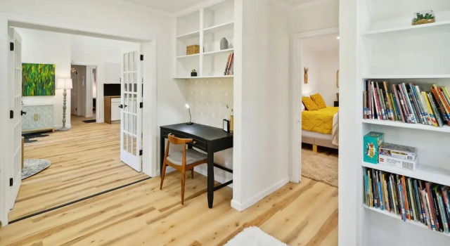 Urban Farmhouse With A Modernism Twist! 4 Bedroom Home by RedAwning, Book Feriehus Sommerhuse i Moultrie, Hytte