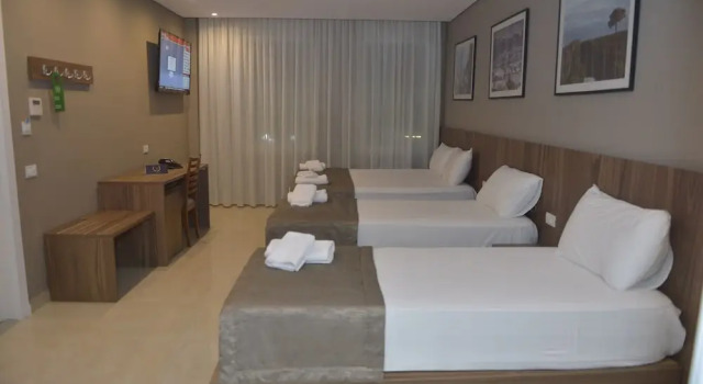 Четырёхместный номер Economy Twin Towers Hotel City & Beach Resort