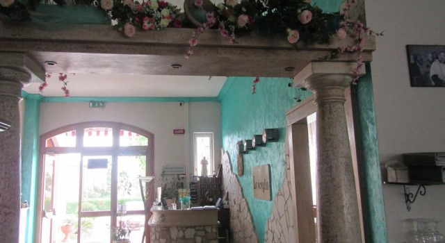 Hotel Ristorante Pizzeria Lo Scoglio