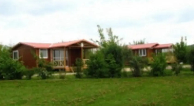 Sites et Paysages Domaine la Roche d'Ully, Book Hotel Hoteller i Ornans med parkering, Parkering